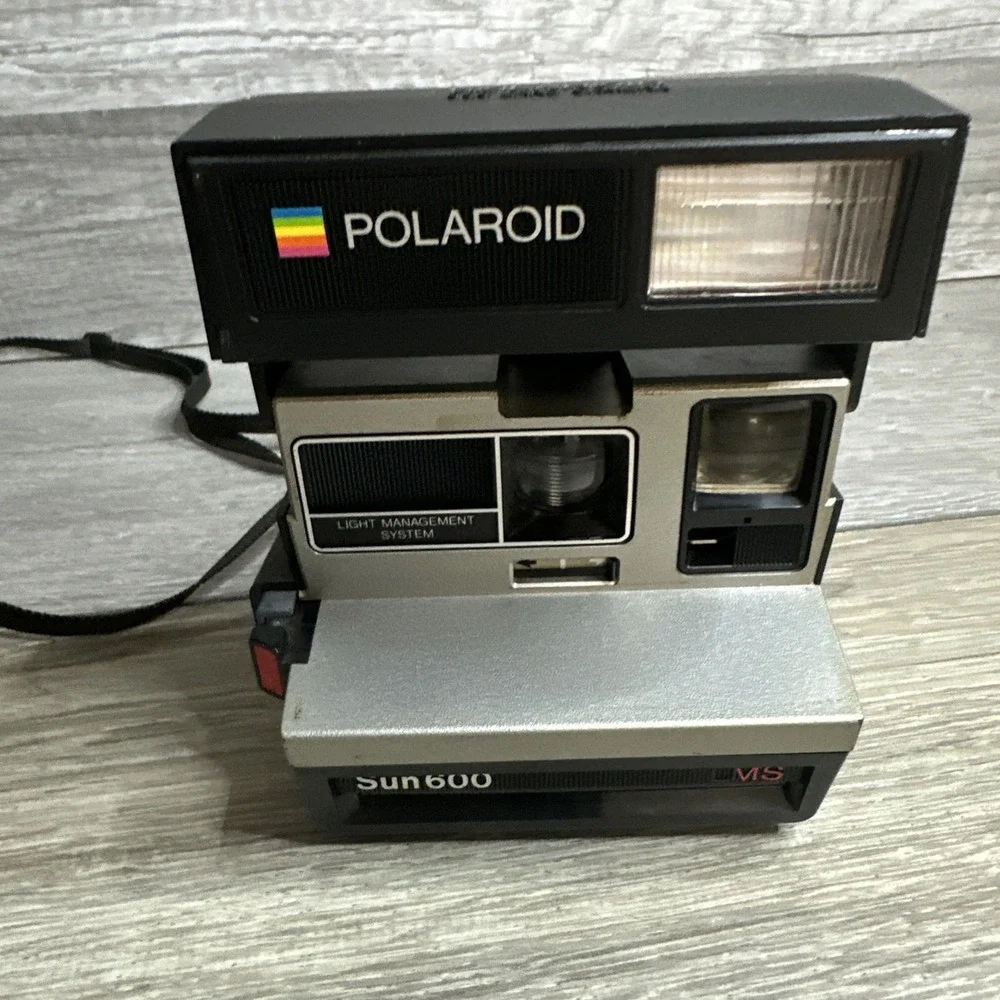Polaroid‎ Sun 600 LMS Instant Film Camera Light Management System VIntage